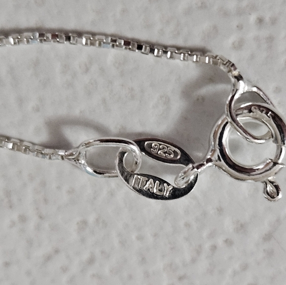 .25 Karat Moissonite Pendant With Sterling Silver Chain! - Picture 3 of 5